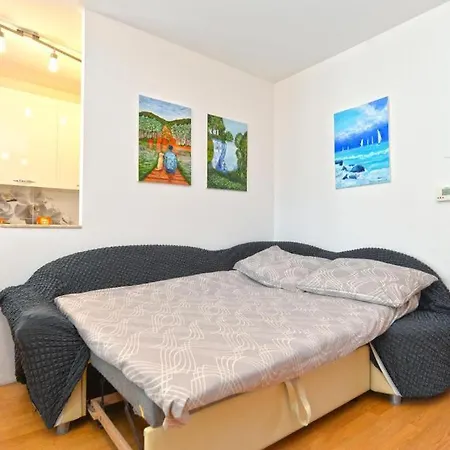 Apartman Eda *